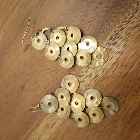 Cascading Disc Earrings - Picture 7 of 8